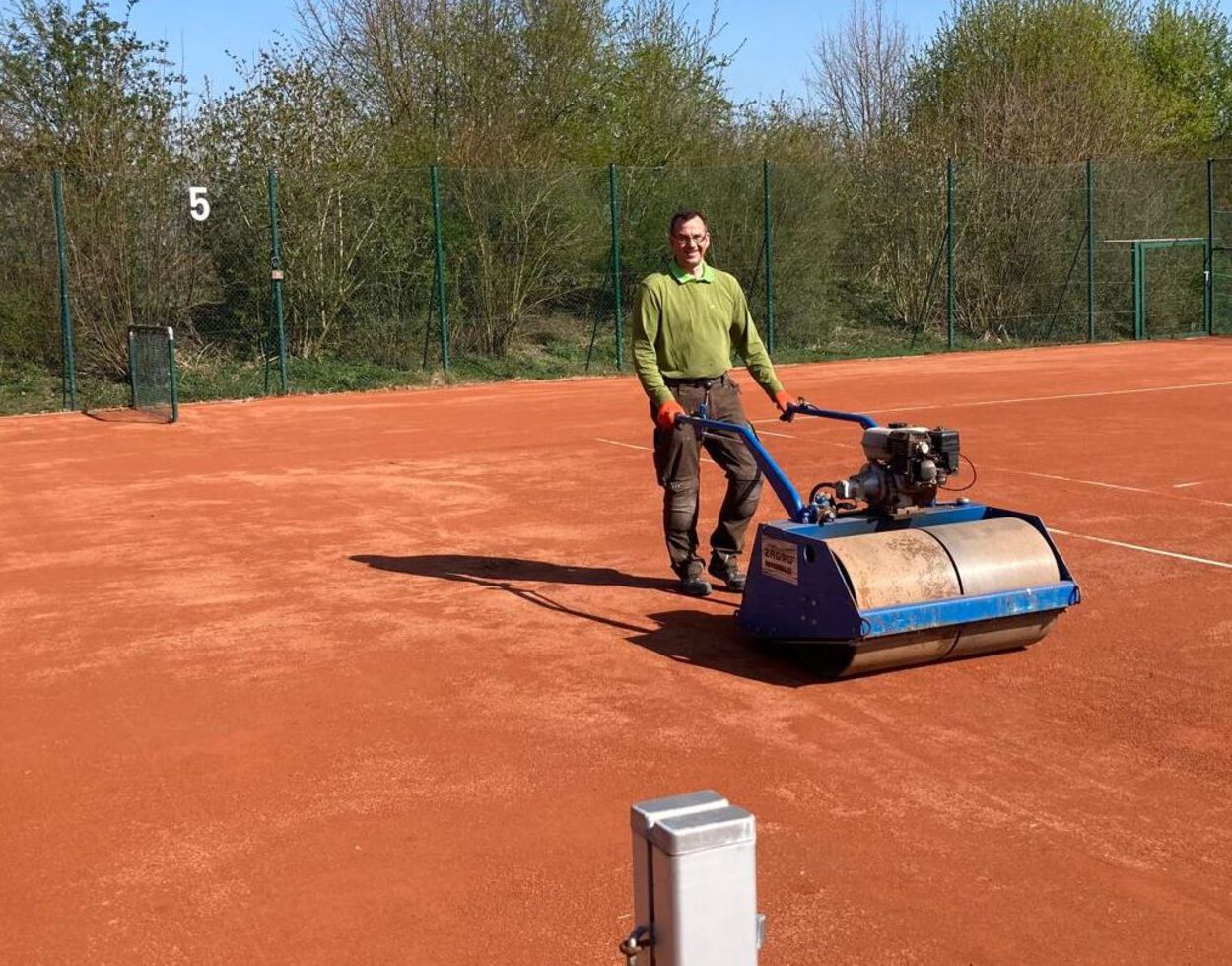 Unsere Plätze werden fit für die Saison